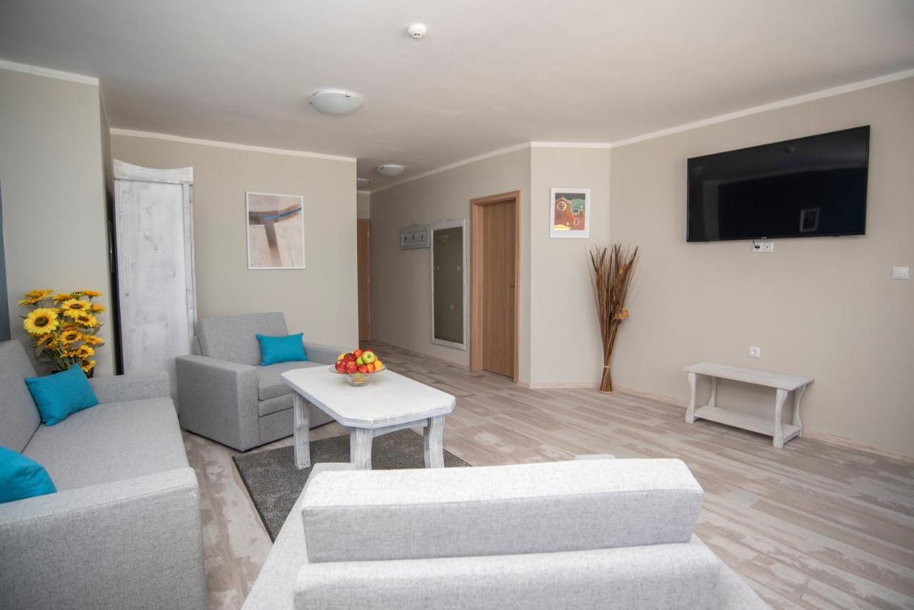 Apartemen 70 m² dengan 1 kamar tidur dan 1 kamar mandi pribadi di Lozenets Bagian luar foto
